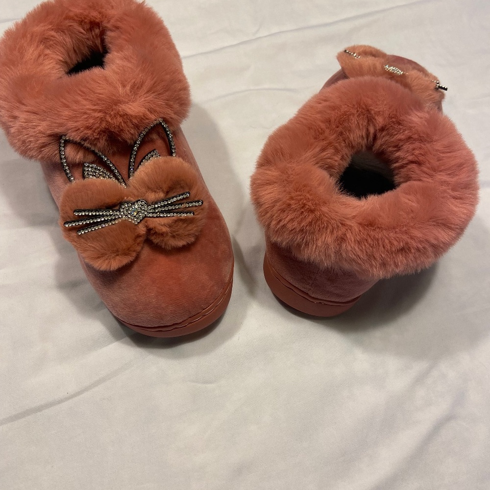 plush fluffy comfortable rhinestone kitty cat house shoe slippers